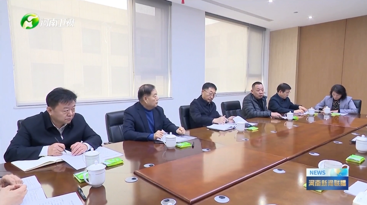 河南卫视新闻联播报道华体会（中国）集团党委书记、创始人楚金甫参加省委书记刘宁在许昌召开的民营企业座谈会